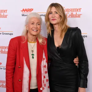 GettyImages-1198961884 Laura Dern Reveals Emotional Final Promise She Made to Late Mom Diane Ladd