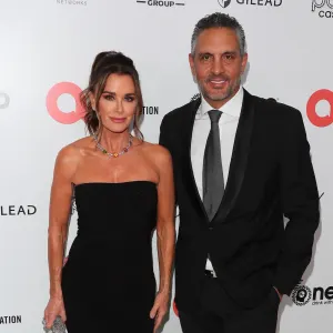 Kyle Richards and Mauricio Umansky Get Questioned About Divorce on 'RHOBH'