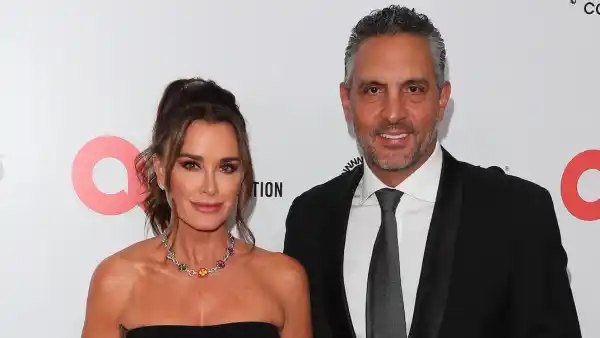 Kyle Richards and Mauricio Umansky Get Questioned About Divorce on 'RHOBH'