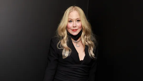 GettyImages-1456672075-christina-applegate