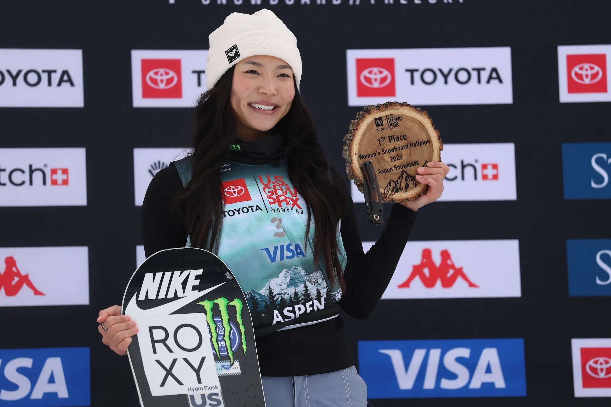 Snowboarder Chloe Kim Reveals Shoulder Injury That Puts Olympics in Doubt