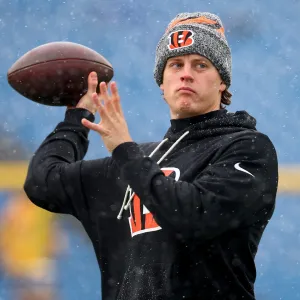 Bengals QB Joe Burrow Proves Hes a True Piano Maestro Amid Crucial Offseason
