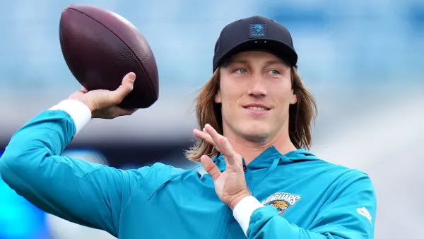 Jaguars Fan Sees Trevor Lawrence at Bar Does Squats With Him on Her Back
