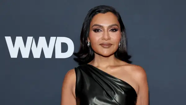 Mindy Kaling Acknowledges She Looks Different While Doing 2016 Trend