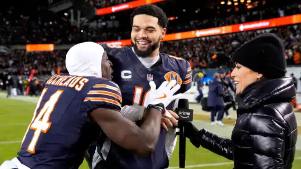 GettyImages-2255630079 Caleb Williams Bears Teammates Troll Packers After Massive Playoff Win