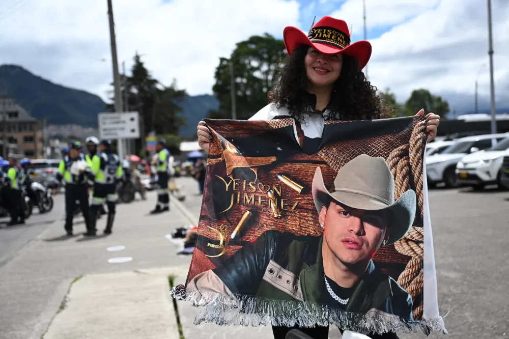 Seguidores de Yeison Jim&eacute;nez en su funeral.