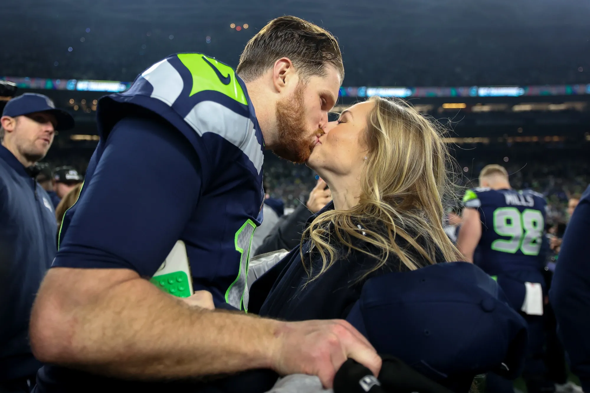 GettyImages-2258211944-sam-darnold-fiancee-kiss