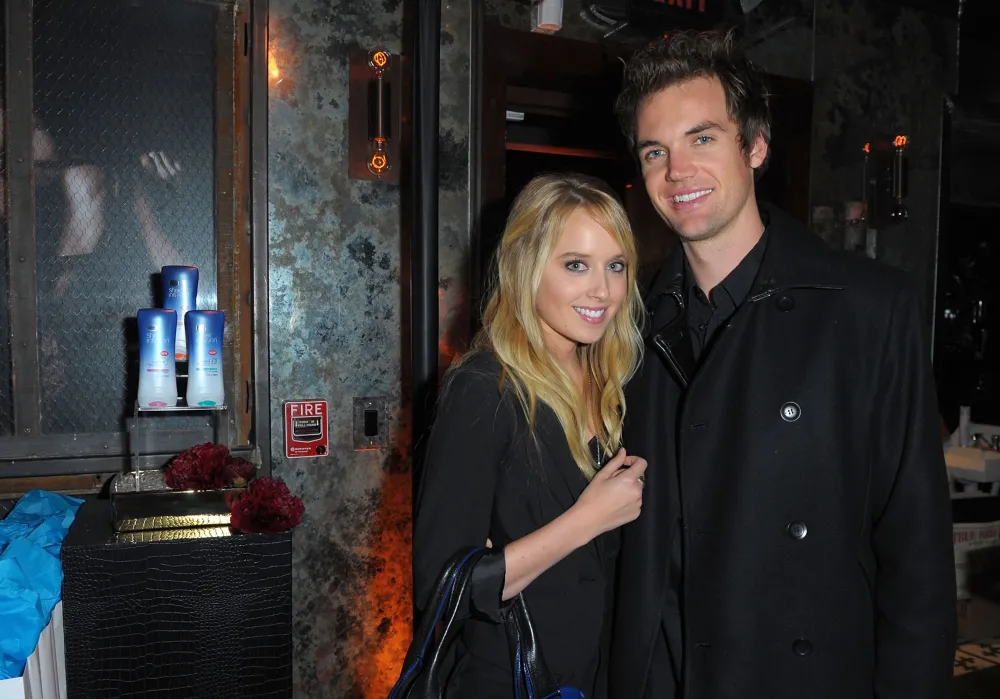 GettyImages-95583999-megan-park-tyler-hilton