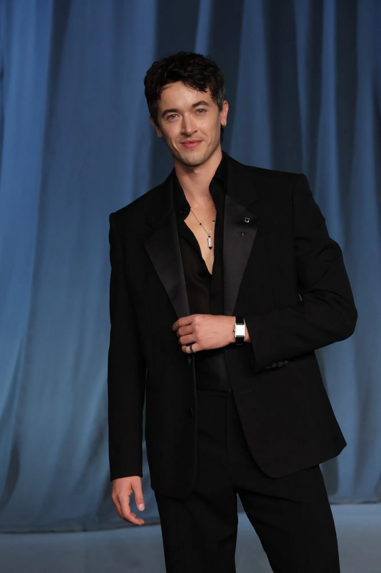 GettyImages2241661246 Tom Blyth Is Down for More RomComs After People We Meet on Vacation