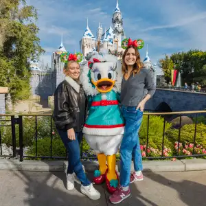 Hilary-Duff-and-Mandy-Moore-GettyImages-1841167343