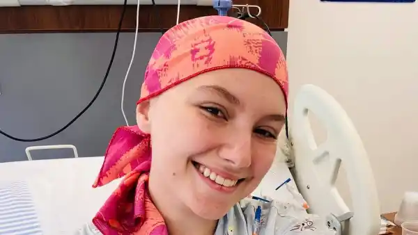 Isabel Veloso Dead: Influencer Dies at Age 19 After Battling Hodgkin's Lymphoma