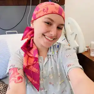 Isabel Veloso Dead: Influencer Dies at Age 19 After Battling Hodgkin's Lymphoma