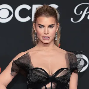 Jessica-Simpson-Chicken-of-the-Sea-Jingle-GettyImages-2234238381