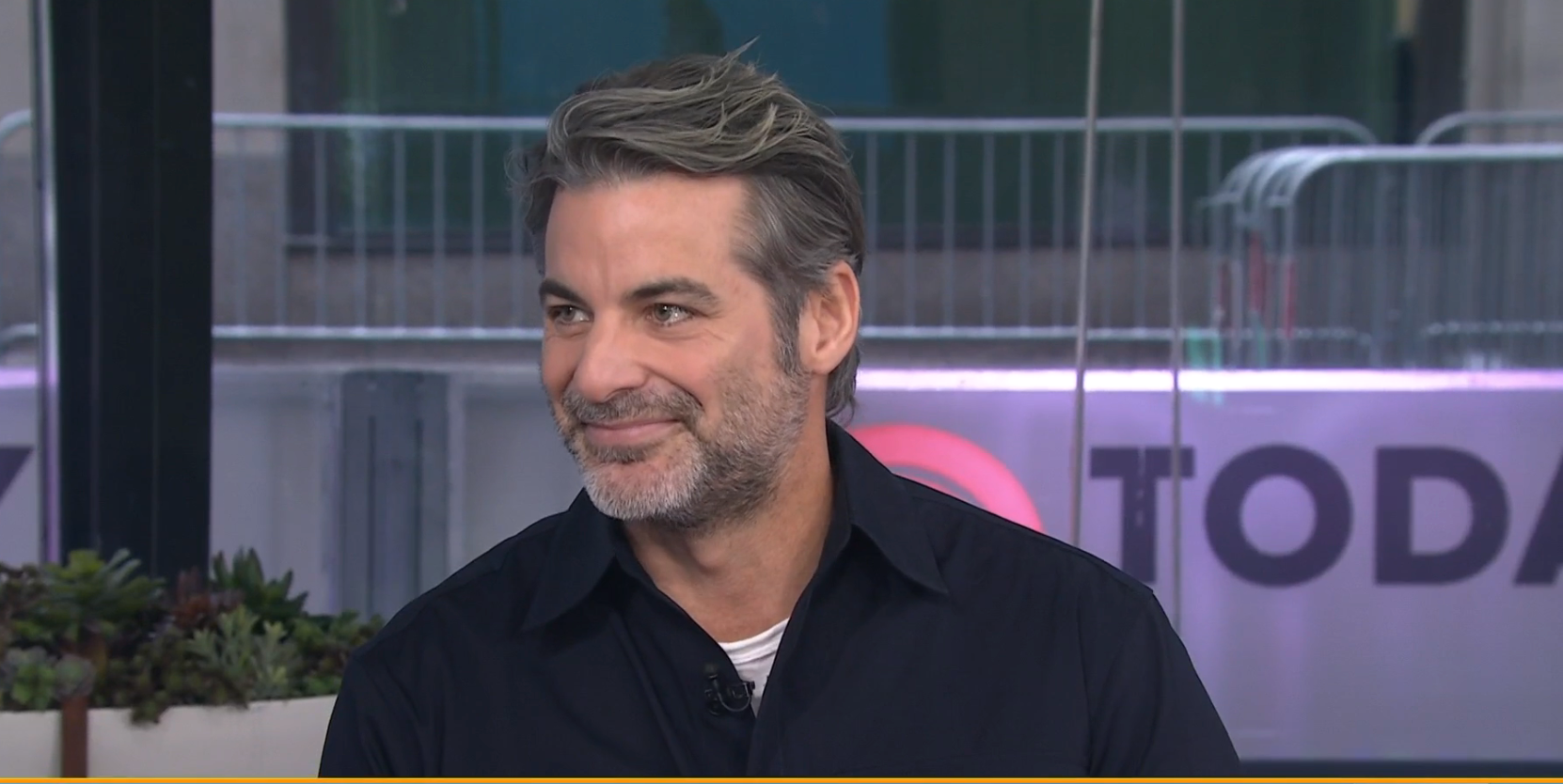 Jim Curtis Blushes Over Jennifer Aniston