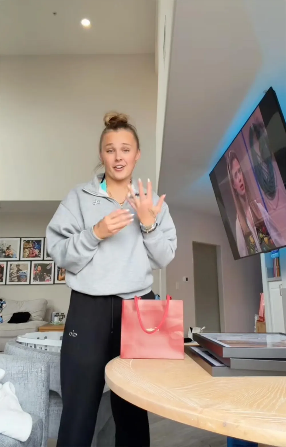 JoJo Siwa Shows Off Her New 2600 Cartier Ring From BF Chris Hughes