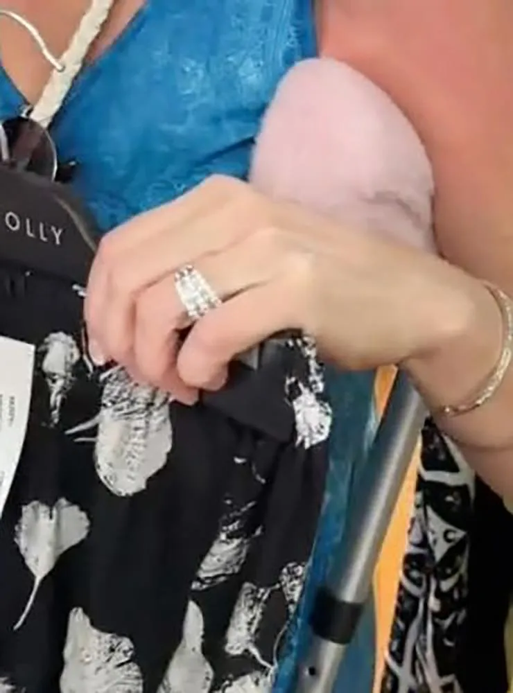 Kate Gosselin Addresses Marriage Rumors After Fans Notice Her Sparkling Ring on Left Hand My Regular Jewelry