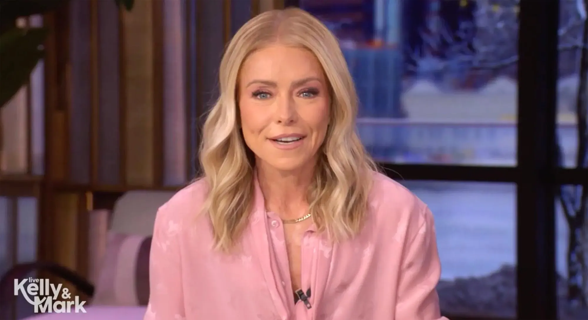 Kelly Ripa Reveals She Used Contour Instead of Foundation After Makeup Mishap Airs on Live 001