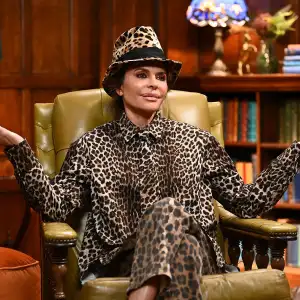 Lisa Rinna Reveals Why Nobody Suspects Rob as a Traitor