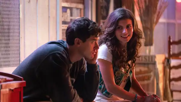 MCDPEWEZX024 What Is Poppys Job in People We Meet on Vacation