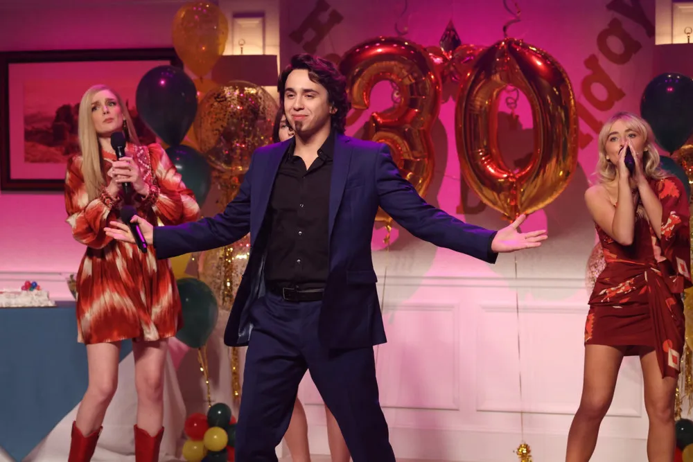 NUP_209017_00025-marcello-hernandez-sabrina-carpente