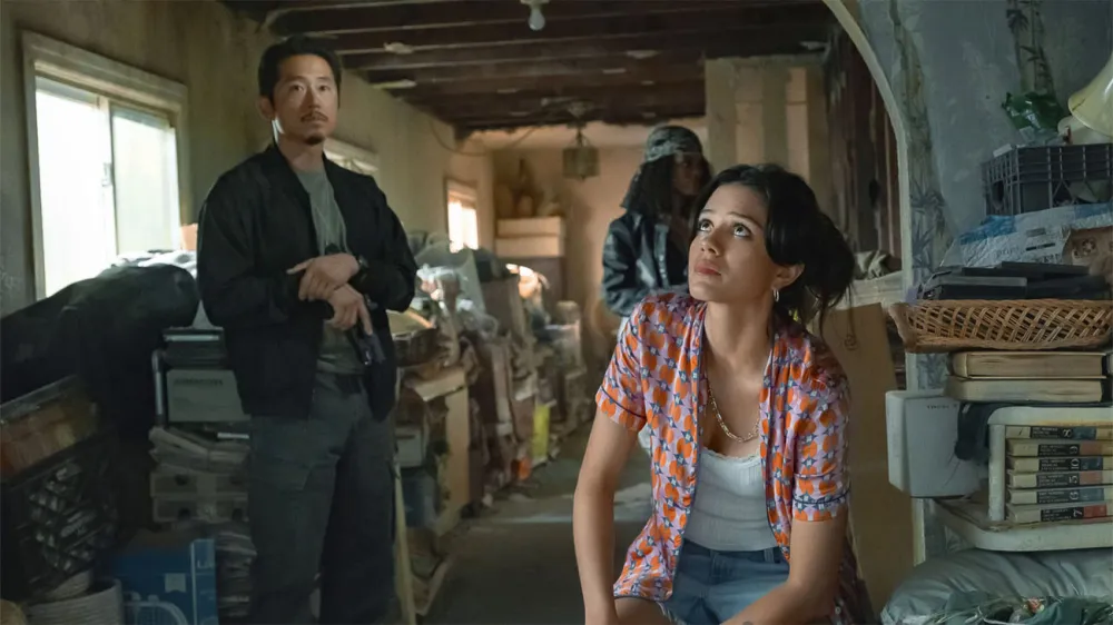 Steven Yeun and Sasha Calle in The Rip