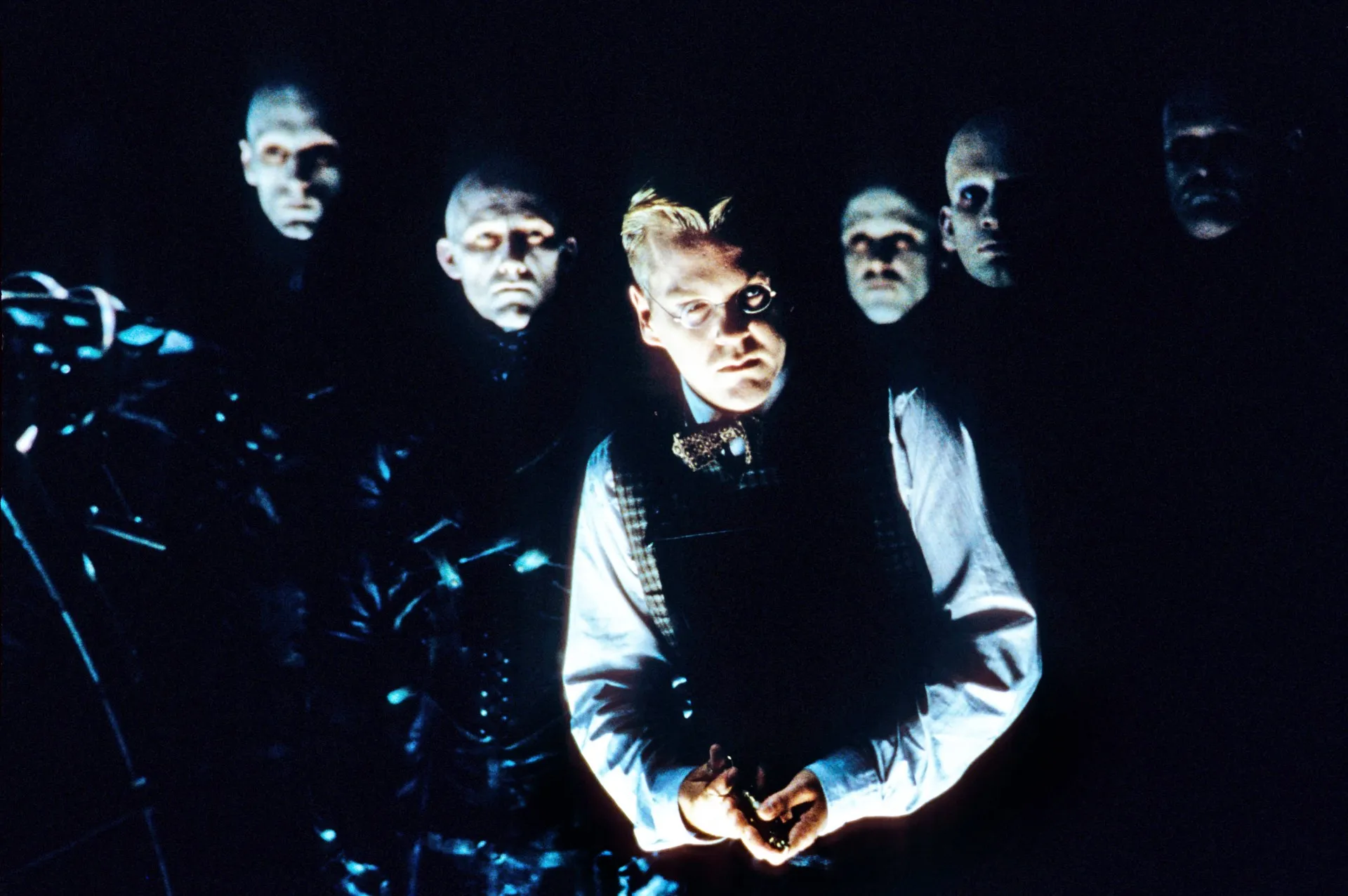 Kiefer Sutherland in Dark City