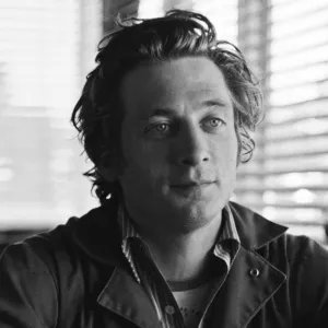 Jeremy Allen White in Fremont