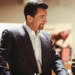 Robert De Niro and Amy Brenneman in Heat