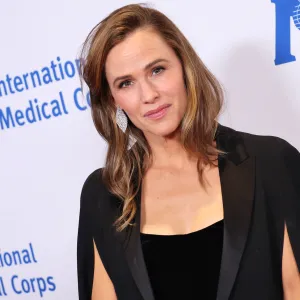 Jennifer Garner Sweater