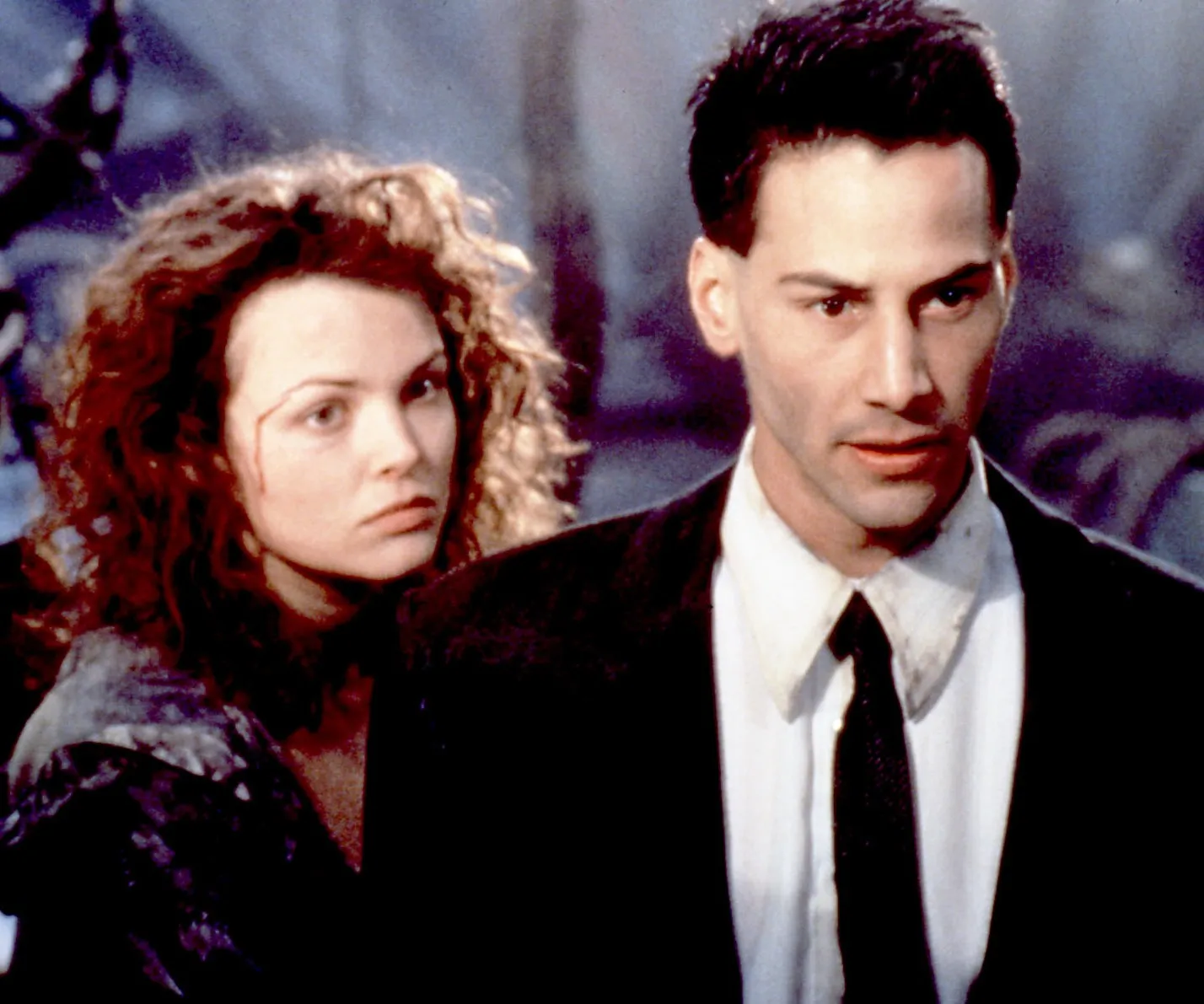 Keanu Reeves and Dina Meyer in Johnny Mnemonic