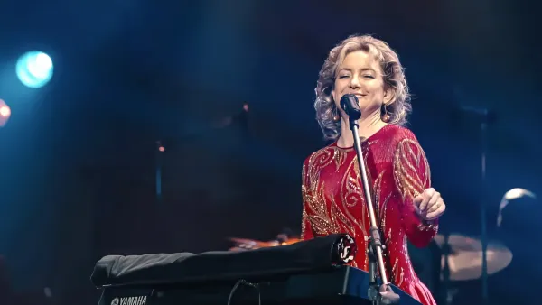 Breaking Down the Controversy Surrounding Kate Hudsons Song Sung Blue Role