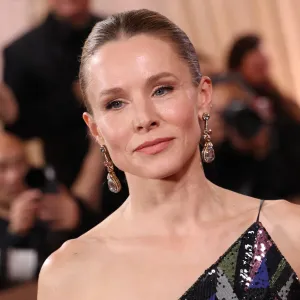 US actress Kristen Bell attends the 83rd annual Golden Globe Awards at the Beverly Hilton hotel in Beverly Hills, California, on January 11, 2026. (Photo by Michael Tran / AFP via Getty Images) / -- IMAGE RESTRICTED TO EDITORIAL USE - STRICTLY NO COMMERCIAL USE --