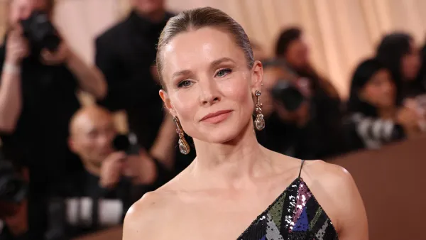 US actress Kristen Bell attends the 83rd annual Golden Globe Awards at the Beverly Hilton hotel in Beverly Hills, California, on January 11, 2026. (Photo by Michael Tran / AFP via Getty Images) / -- IMAGE RESTRICTED TO EDITORIAL USE - STRICTLY NO COMMERCIAL USE --