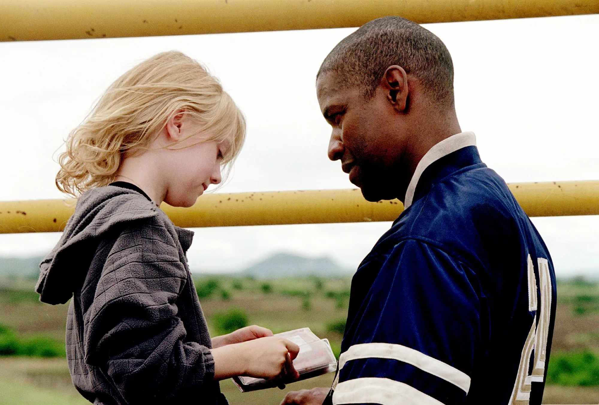 Dakota Fanning and Denzel Washington in Man on Fire