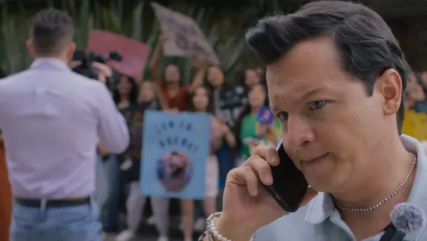 El actor colombiano Biassini Segura interpreta al streamer "Marinilla" en 'La Reina del Flow 3'.