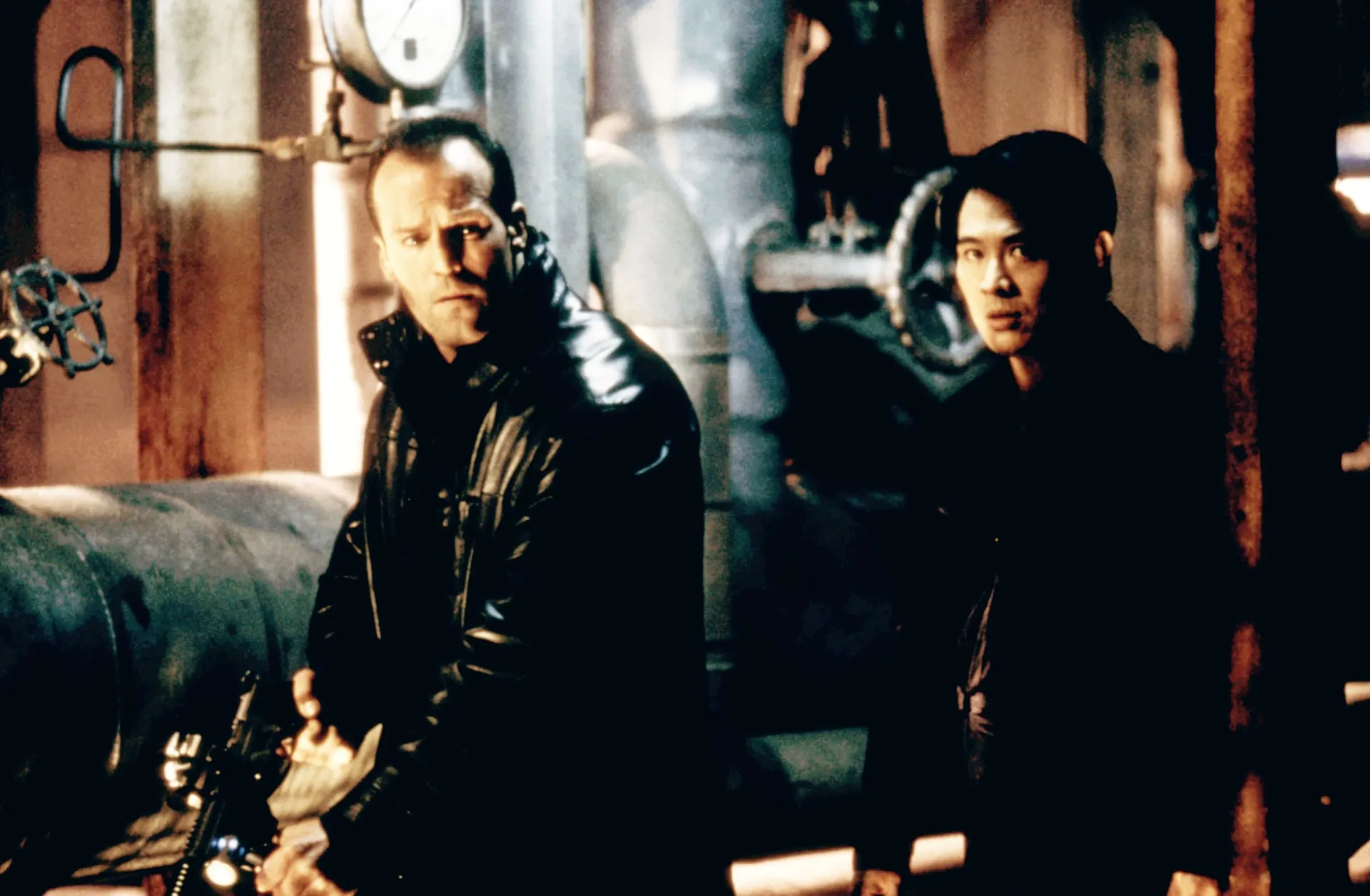 Jason Statham and Jet Li in The One