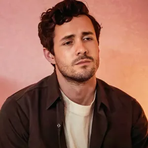 Ruby Cruz and Jonah Hauer-King in The Threesome