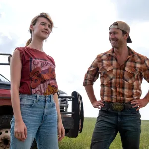 Daisy Edgar-Jones and Glen Powell in Twisters
