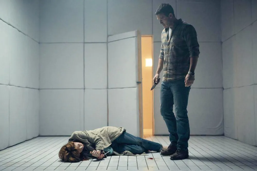 Kelly Reilly and Luke Evans in 10x10