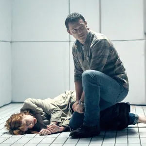 Kelly Reilly and Luke Evans in 10x10