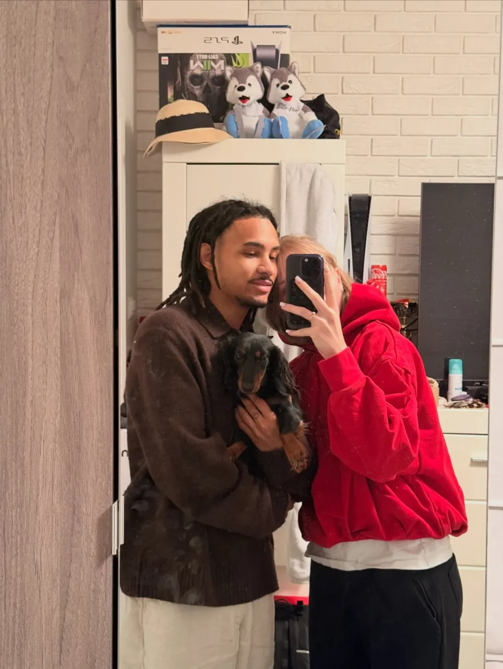 Olympian Kamila Sellier Hides Face in New Pics After Skating Accident