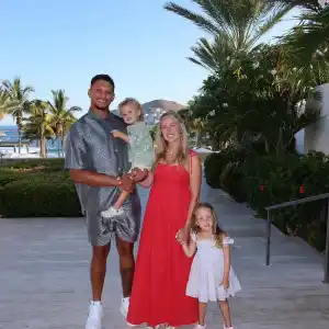 Brittany-and-Patrick-Mahomes_520533105_18517107484024430_472088315585685442_n