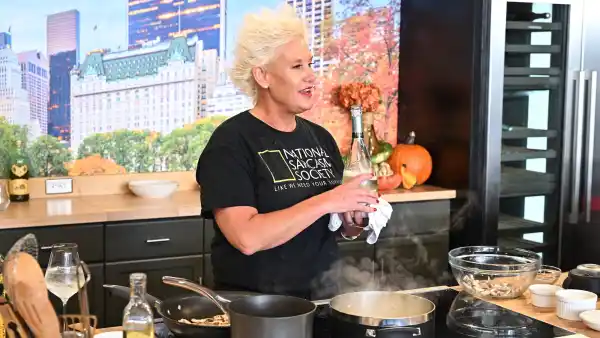 Chef Anne Burrell Medics Didnt Give Her Narcan at Scene of Her Death GettyImages-1433670357
