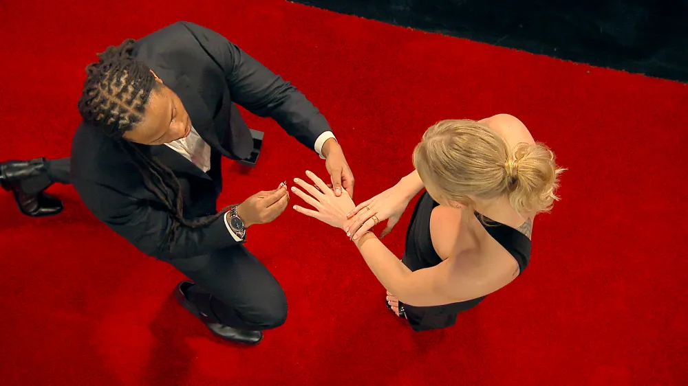 Christine-and-Vic-Love_Is_Blind_n_S10_E2_00_04_33_14R