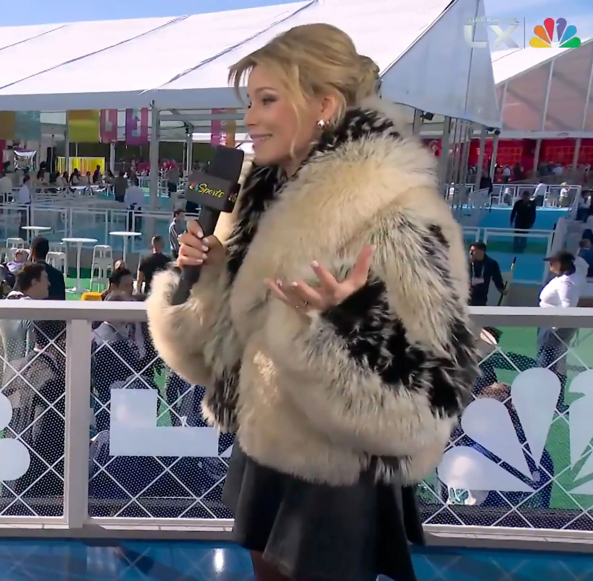 Elizabeth Banks Super Bowl LX Fur Coat