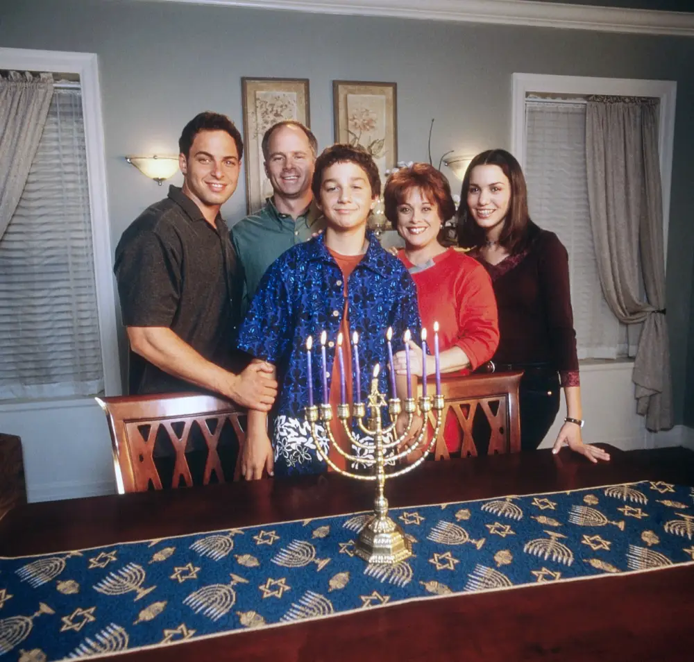 Evan-Stevens-Cast-TSDEVST_WD009