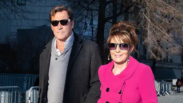 Ex NHL Star Ron Duguay and Sarah Palin Have Long Distance Relationship