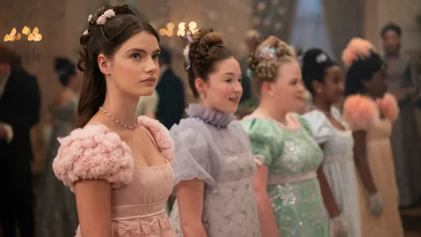 Florence-Hunt-as-Hyacinth-BRIDGERTON_405_Unit_09021R