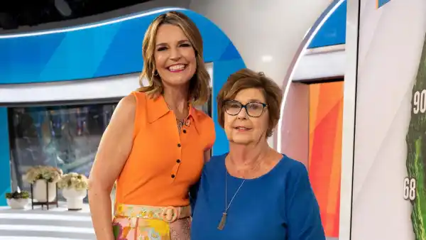 Investigators Locate Pair of Gloves in Search for Nancy Guthrie