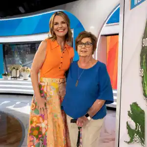 Investigators Locate Pair of Gloves in Search for Nancy Guthrie